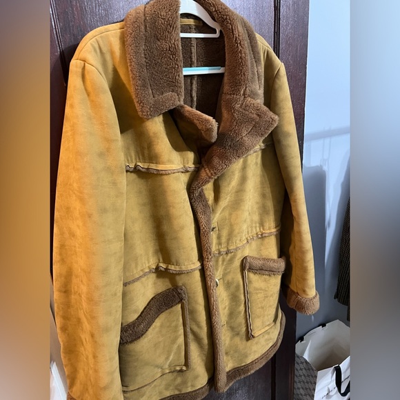 1970's Western Rancher Style Sherpa Lined Cowhide Leather Coat - Picture 5 of 10